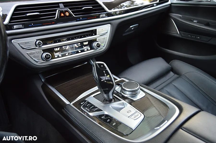 BMW Seria 7 - 33