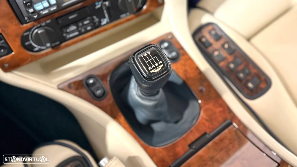 Aston Martin Vantage Coupe - 25