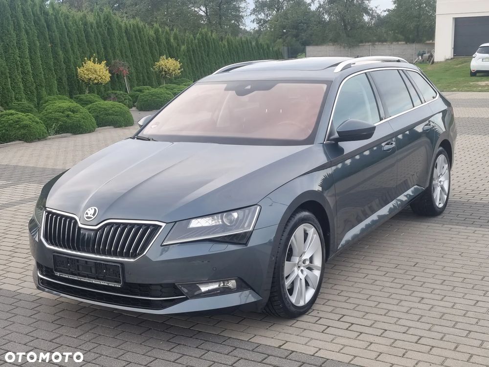 Skoda Superb Combi 2.0 TDI DSG Ambition - 1