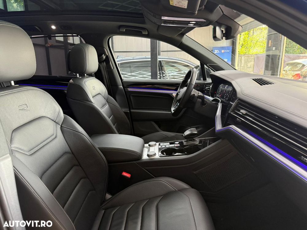 Volkswagen Touareg - 34