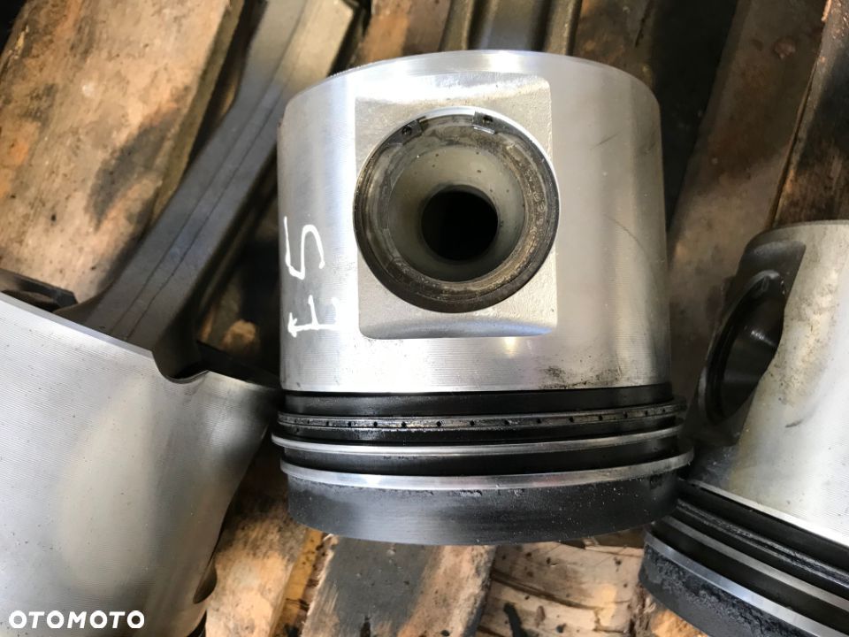 Tłok Scania R Euro 5 - 4