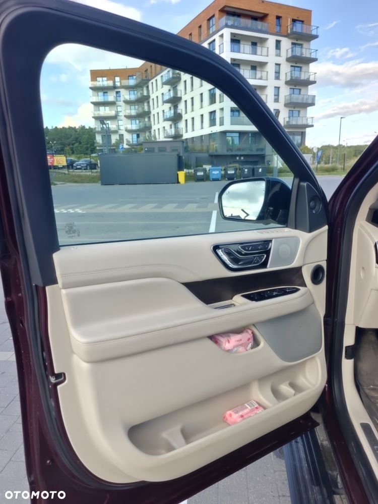 Lincoln Navigator - 11