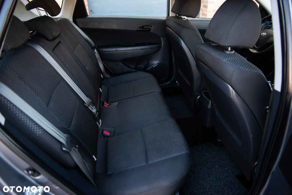 Hyundai i30 1.4 Blue Comfort - 28