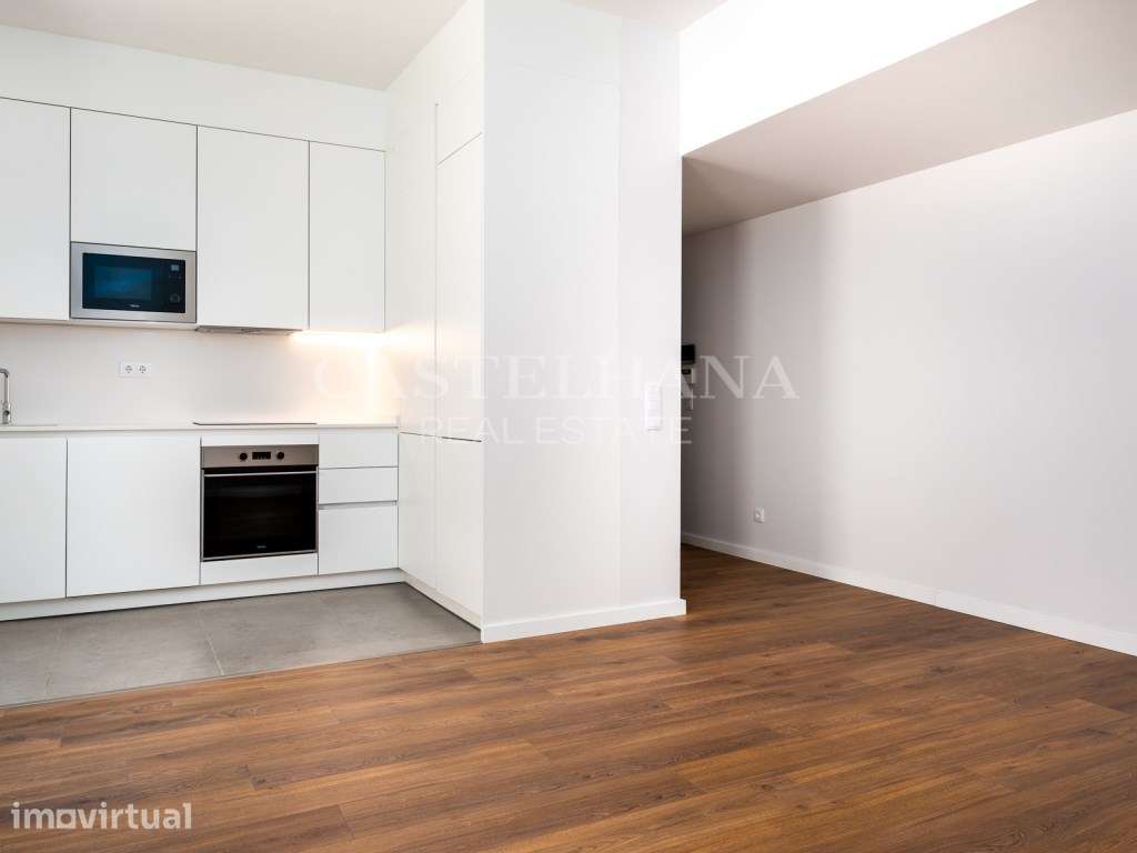 Apartamento T2 com estacionamento e varanda - Grande imagem: 4/46