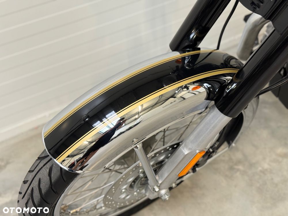 Royal Enfield Classic - 23