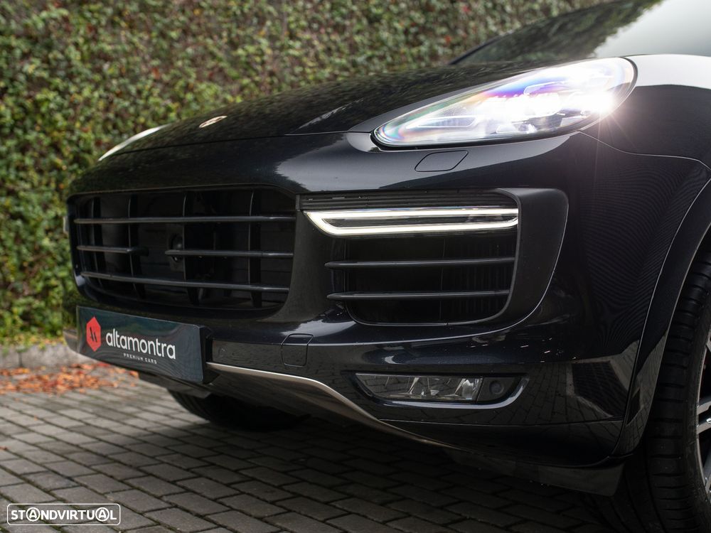 Porsche Cayenne Turbo Tiptronic S - 8