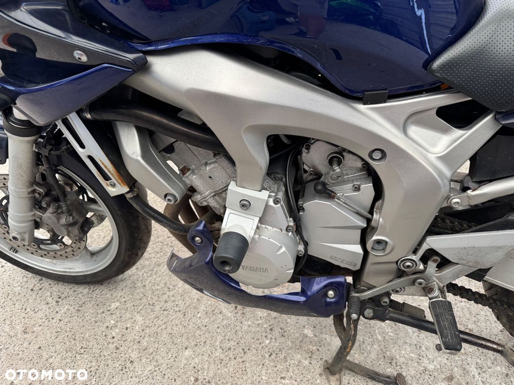 Yamaha FZ6 - 18