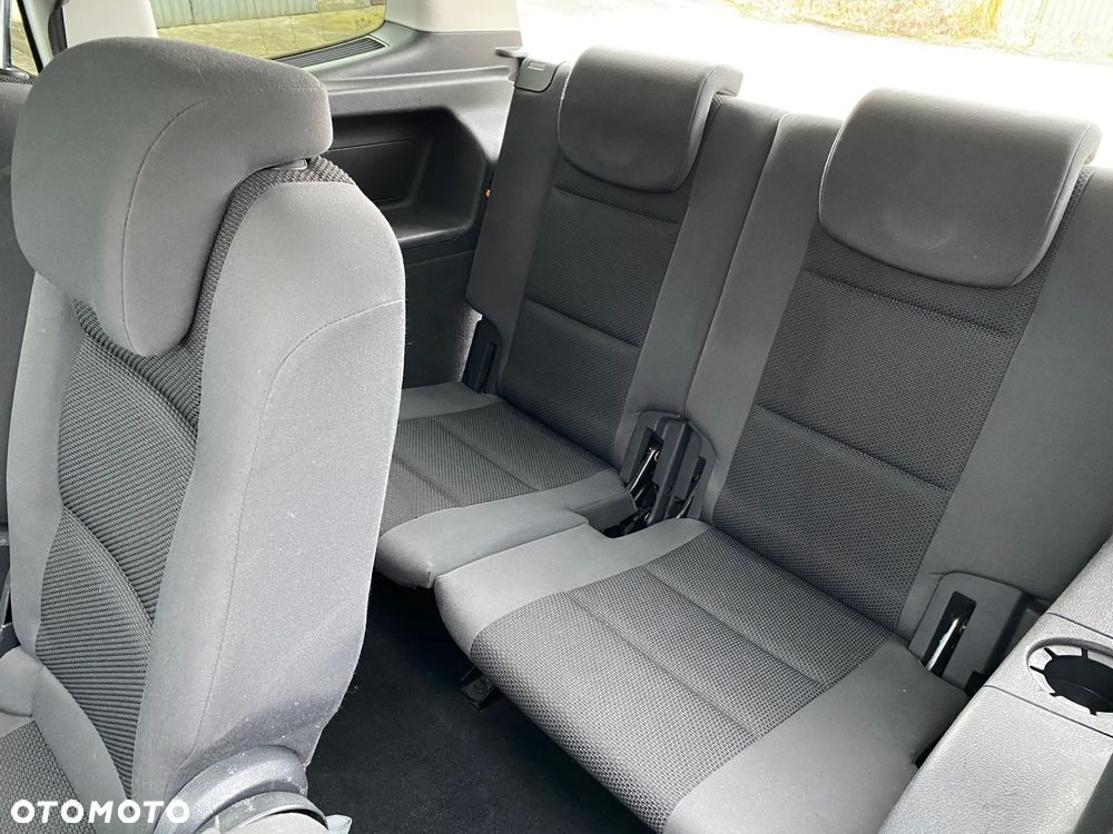 Volkswagen Touran - 18