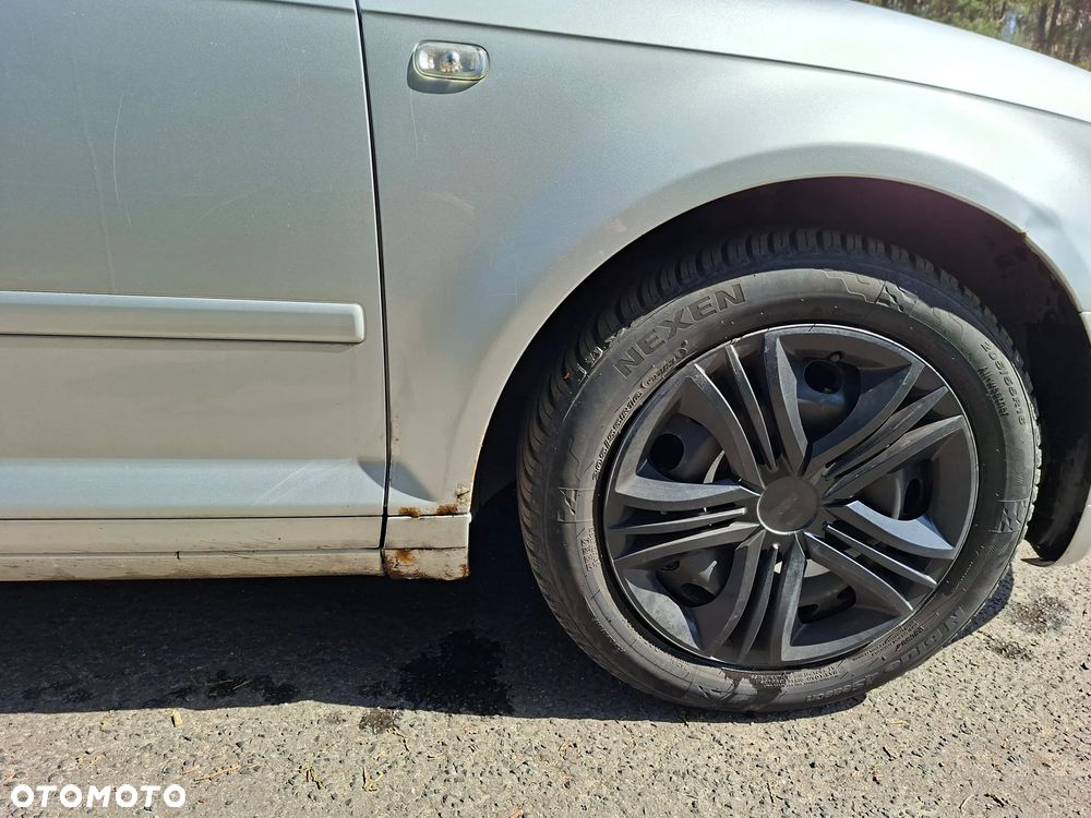 Audi A3 3-drzwiowe 1.6 FSI Ambiente - 5