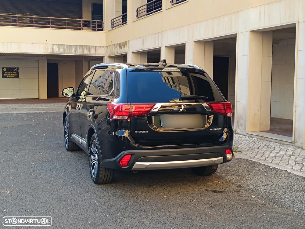 Mitsubishi Outlander 2.2 DI-D Instyle Navi - 6