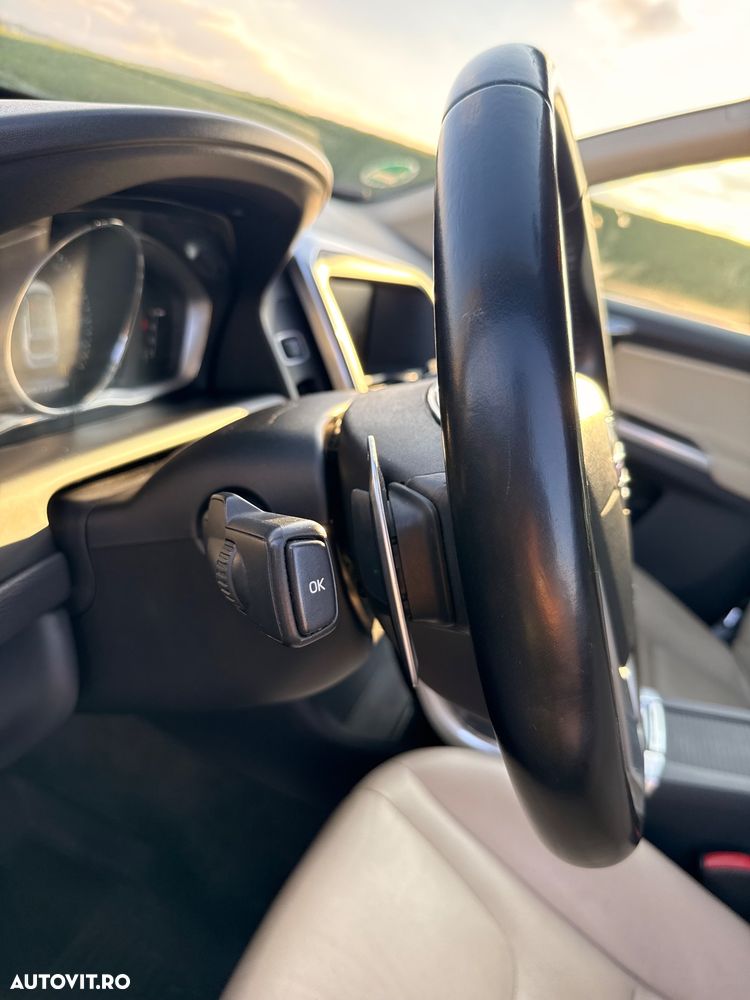 VOLVO XC60 2015 — imagine 16