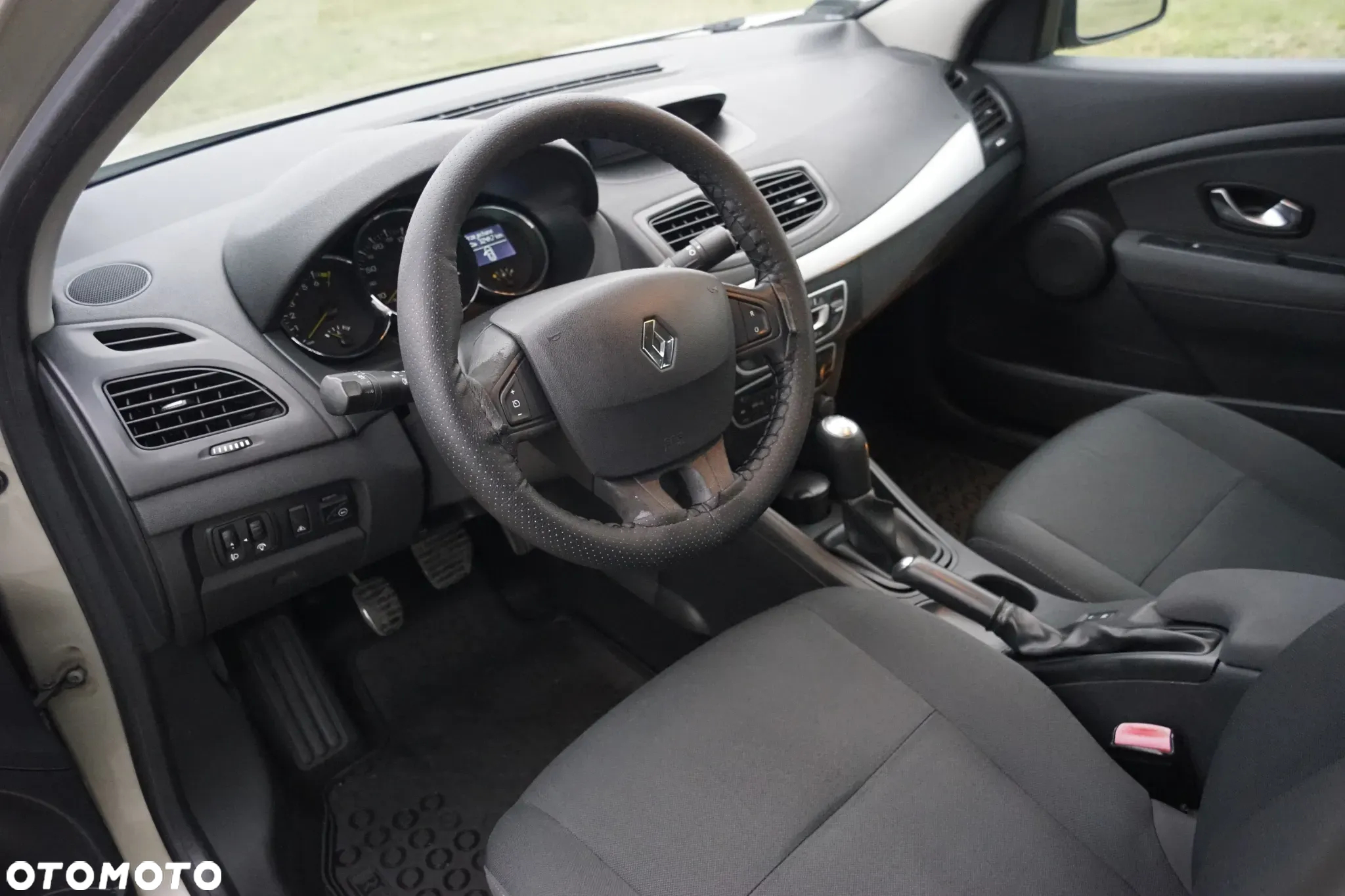 Renault Fluence 1.6 16V Expression Euro5 - 25