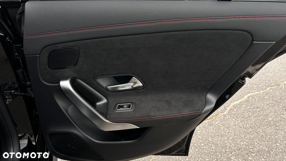 Mercedes-Benz CLA 200 mHEV AMG Line 7G-DCT - 27