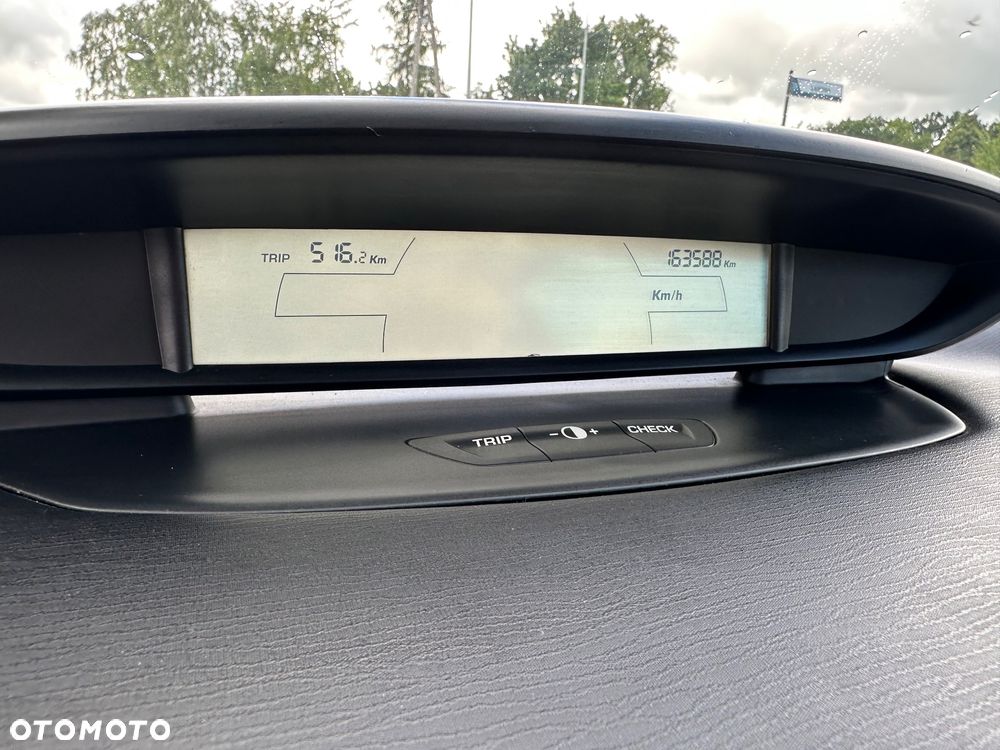 Citroën C4 1.4 16V VTR - 22