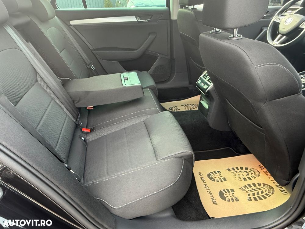 Skoda Superb 2.0 TDI DSG Active - 19