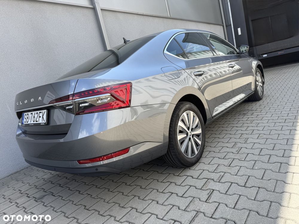Skoda Superb 2.0 TDI SCR Style DSG - 4