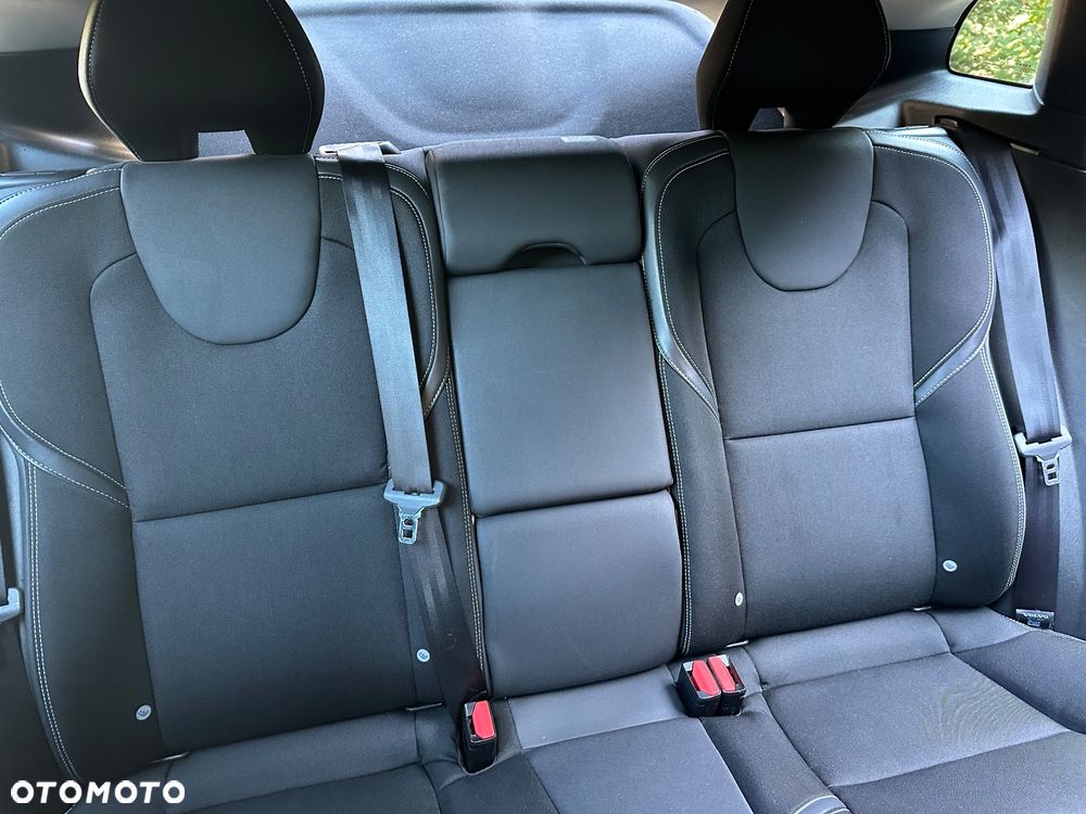 Volvo V40 D3 Drive-E Momentum - 10