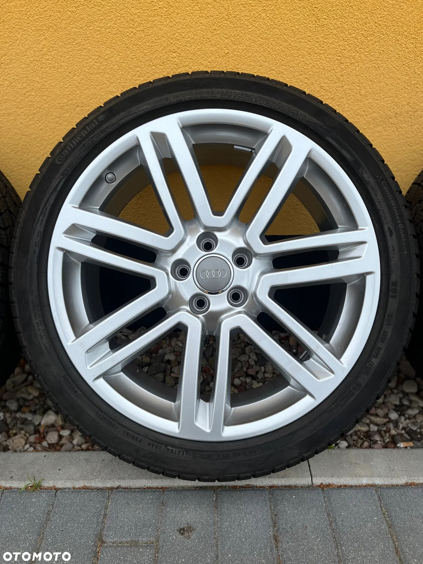 Felga aluminiowa OE Audi 8Jx20 H2 5x112/66,6 ET25 + opona zimowa 245/40R20 - 3