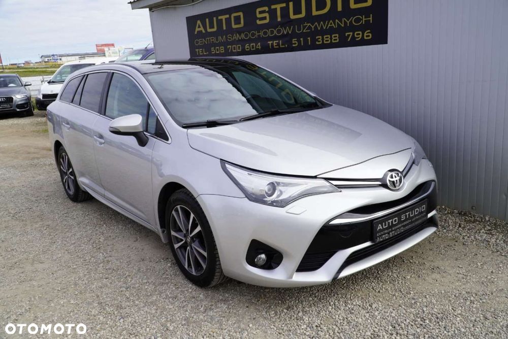 Toyota Avensis 2.0 D-4D Premium - 37