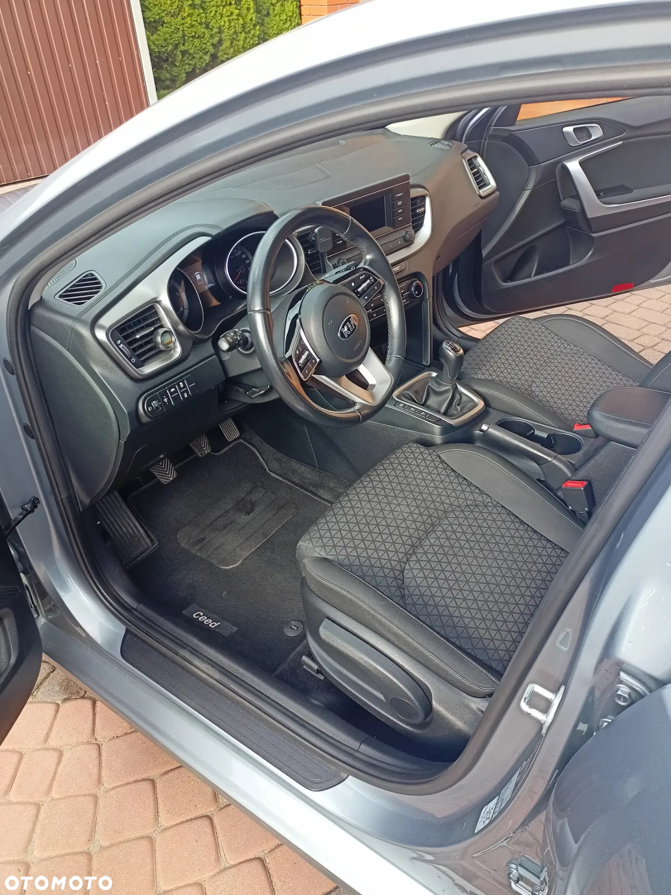 Kia Ceed 1.6 CRDi SCR M - 10