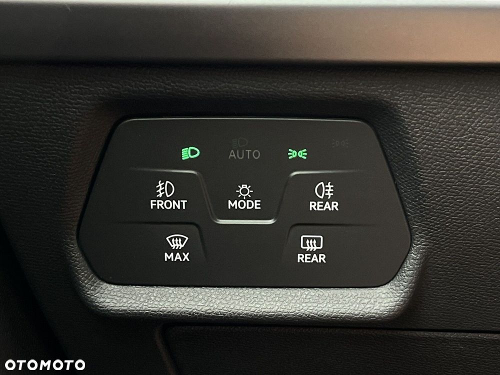 Cupra Leon 1.5 eTSI DSG - 32