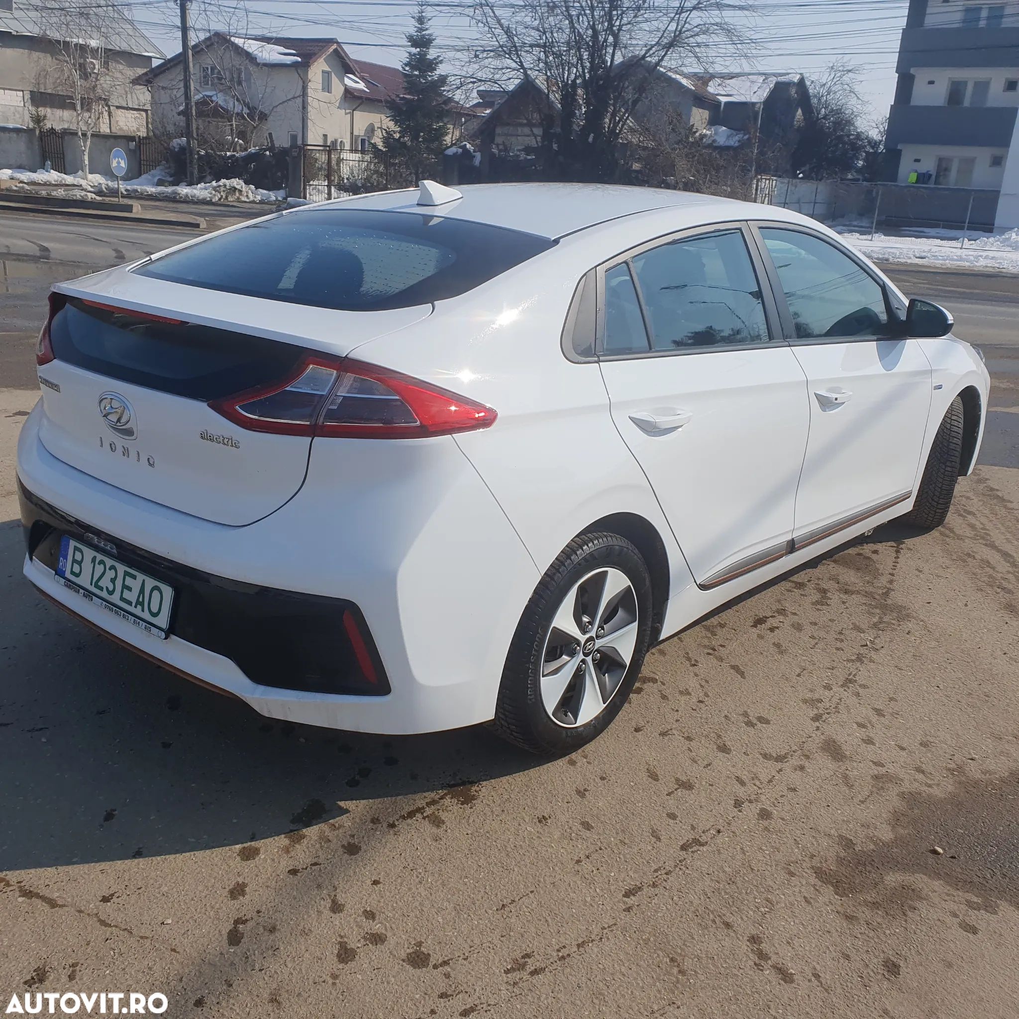 Hyundai IONIQ - 1