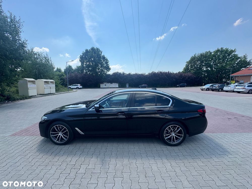 BMW Seria 5 518d mHEV - 6