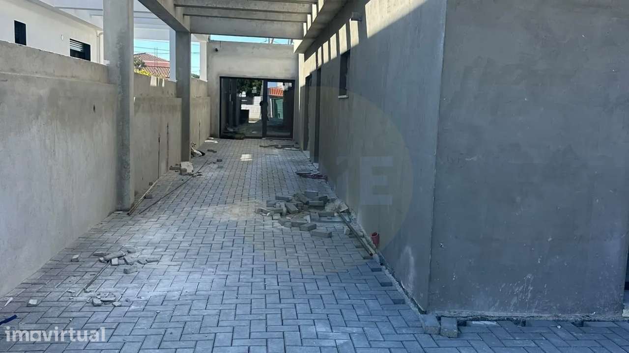 Moradia T4 c/ Garagem em Fernão Ferro - Grande imagem: 3/4