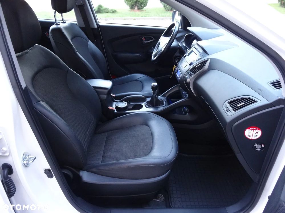 Hyundai ix35 1.7 CRDi Premium 2WD - 24