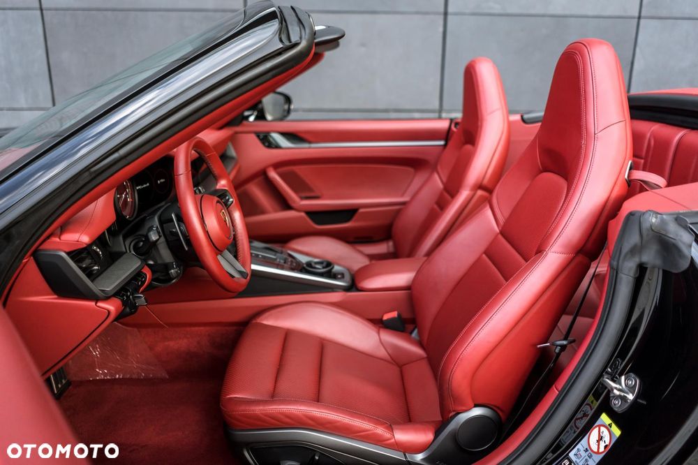 Porsche 911 Carrera S PDK - 24