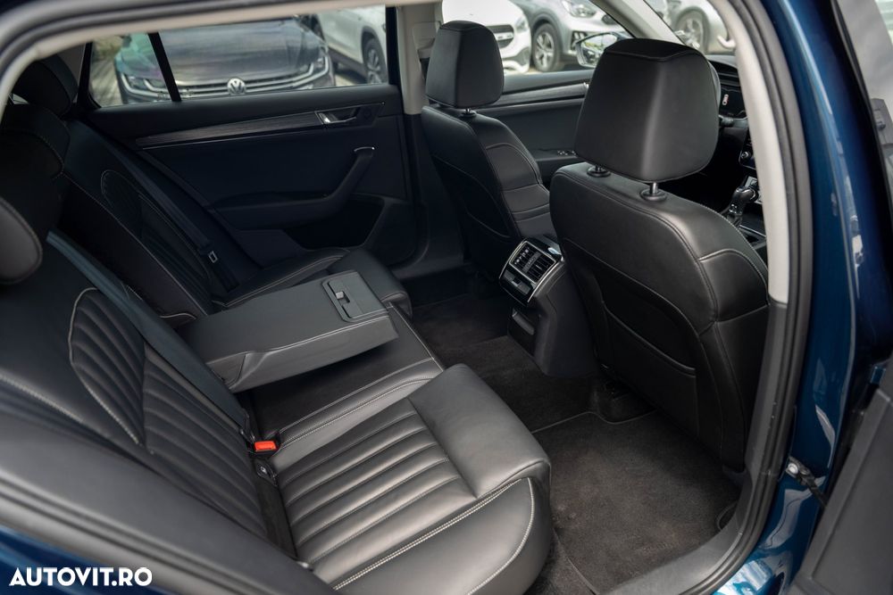 Skoda Superb 2.0 TDI DSG Sportline - 9