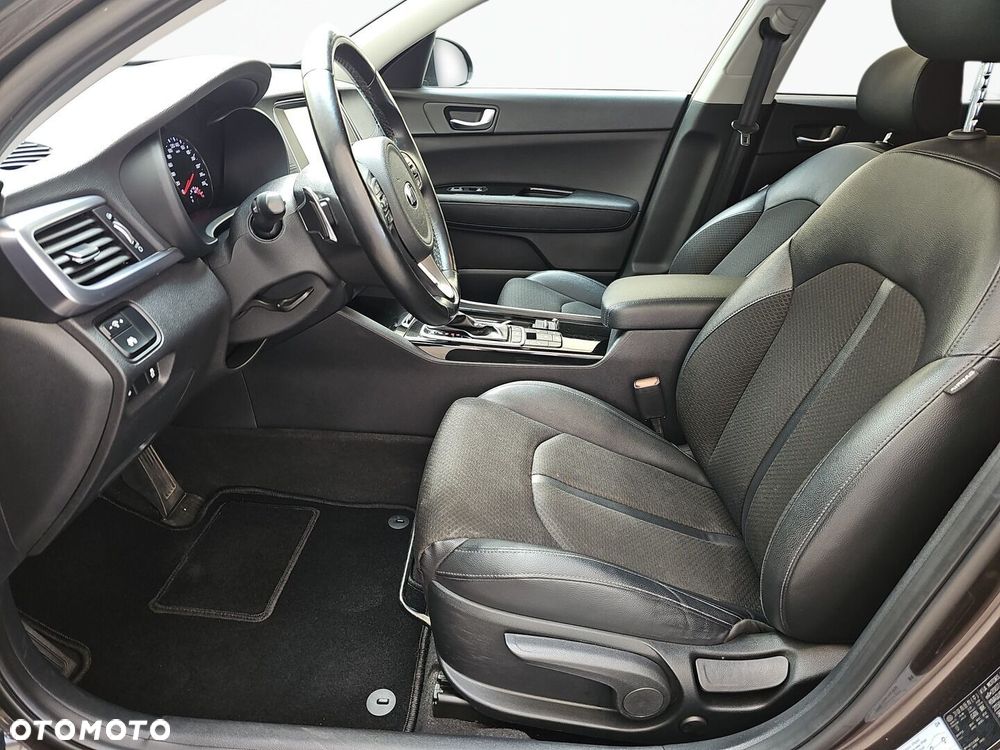 Kia Optima 1.7 CRDI L DCT - 11