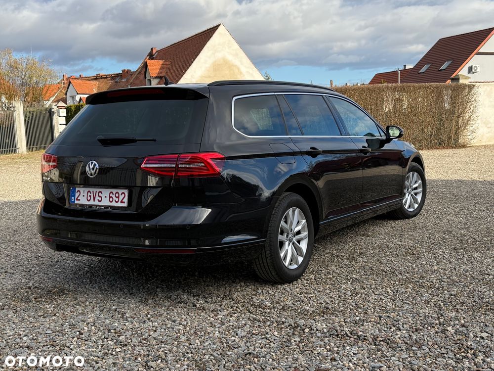 Volkswagen Passat 1.6 TDI SCR DSG Comfortline - 5