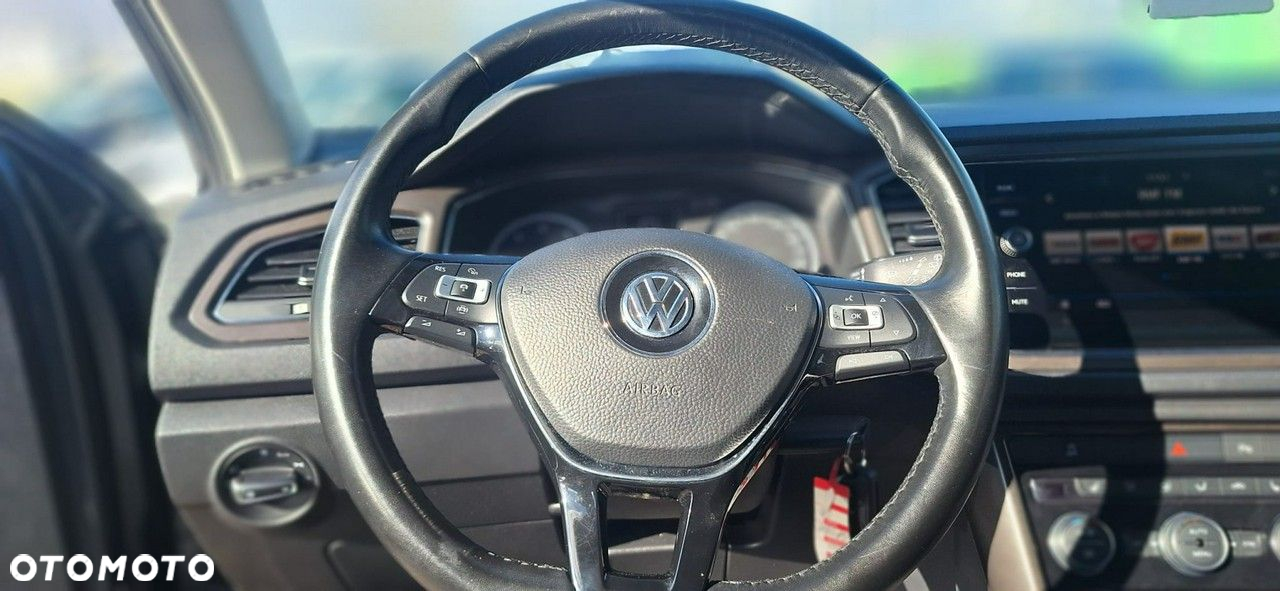 Volkswagen T-Roc - 10