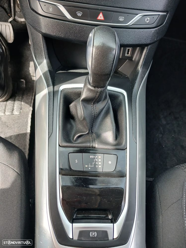 Peugeot 308 1.5 BlueHDi Style J17 EAT8 - 7