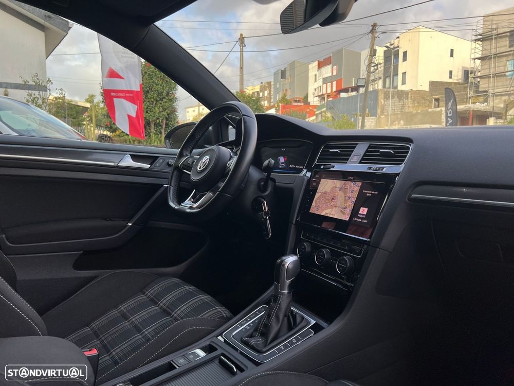 VW Golf 2.0 TDI GTD DSG - 24