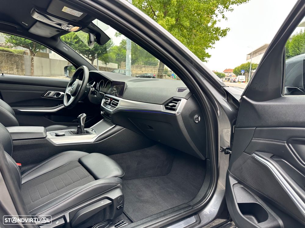 BMW 318 d Line Sport - 40