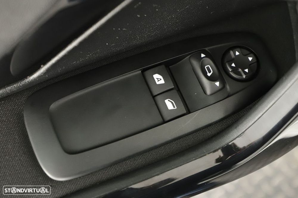 Peugeot 208 1.6 BlueHDi Style - 19