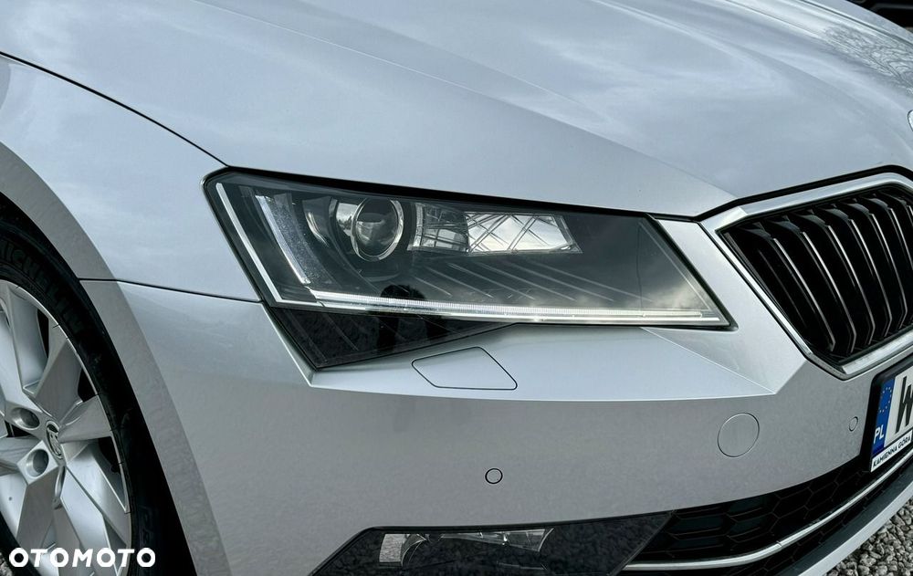 Skoda Superb 2.0 TDI SCR Ambition - 12