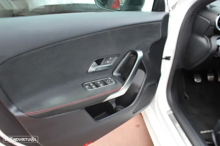 Mercedes-Benz A 180 d AMG Line - 30