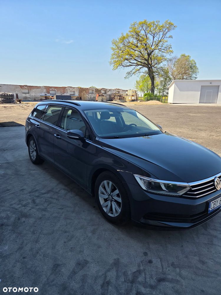 Volkswagen Passat - 2