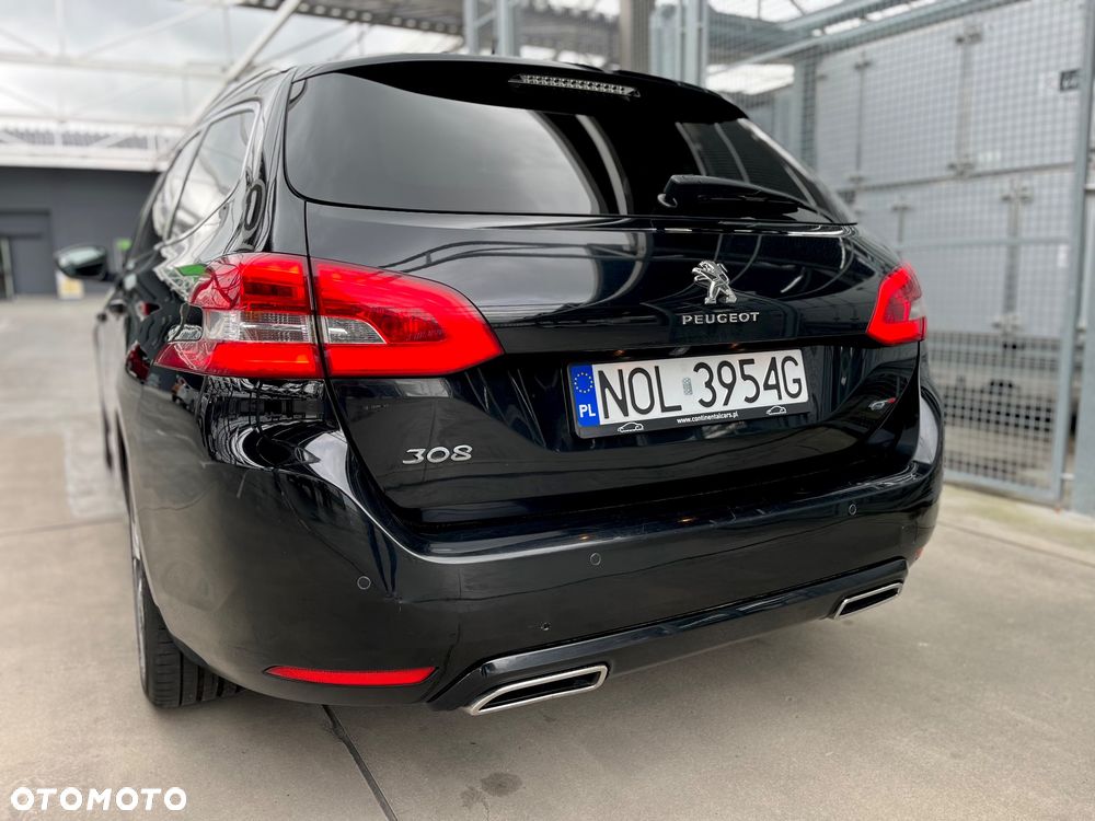Peugeot 308 - 8