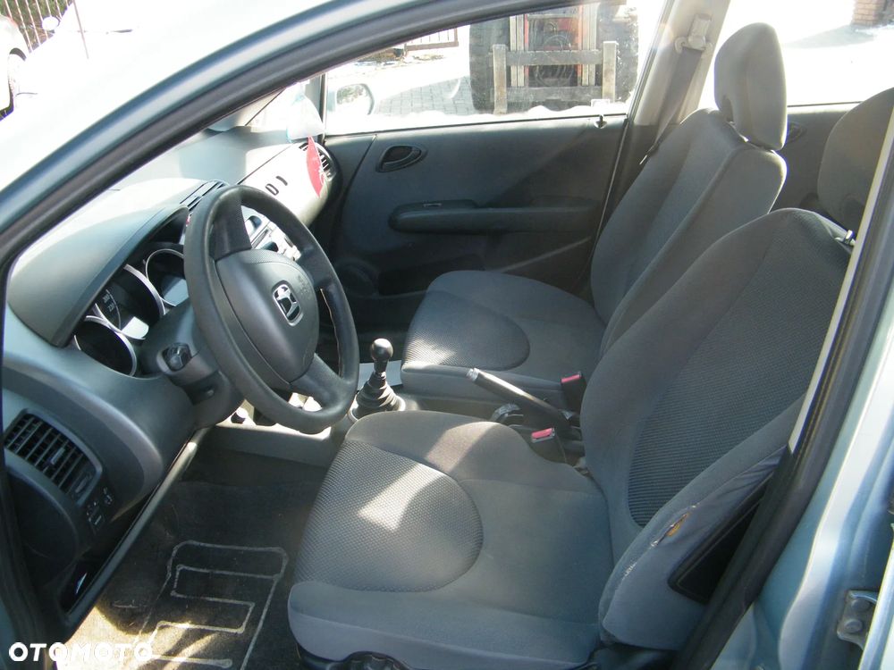 Honda Jazz II FL (04-08r.) 1.2 i-DSI 77KM. Silnik L12A4 Skrzynia SWLM lakier B528M. Cały na części. GWARANCJA !!!  Przód Tył Zestaw Komplet Drzwi Klapa Zderzak Błotnik Maska Grill Atrapa Szyba Pas Lampa Lusterko Boczki Fotel Kanapa Kokpit Deska Rozdzielcza Przełącznik Włącznik Sterownik Przewody Wiązka Instalacja Moduł Komputer Czujnik Listwa Pompa Alternator Wtryski Głowica Rozrusznik Kompresor Sprzęgło Dwumas Silnik Skrzynia ABS Klimatyzacji Paliwa Wspomagania Kolektor Turbina Przepustnica Zawór Chłodnica Koło Hak Belka Sanki Zawieszenie Mcpherson Półoś Amortyzator Wydech Tłumik Zacisk Most - 9