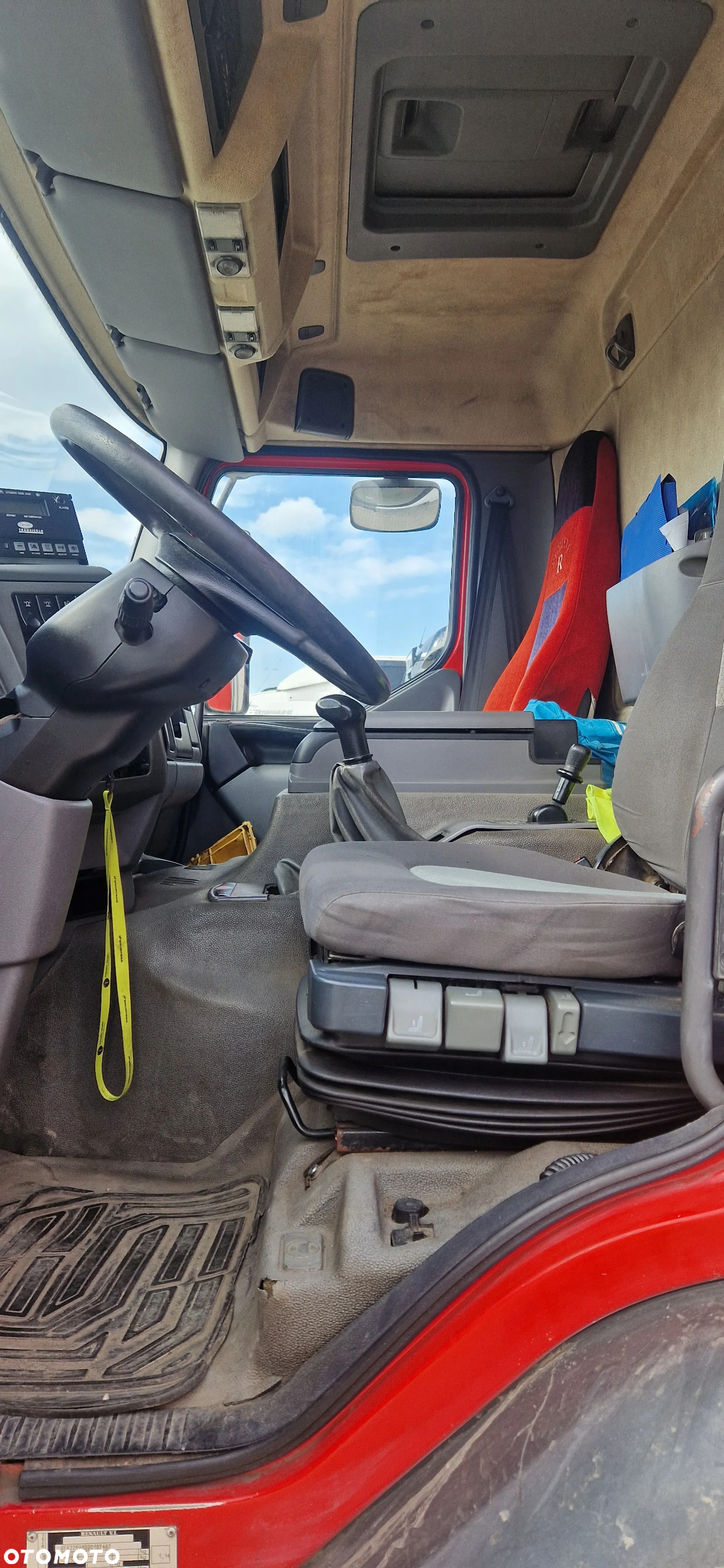 Renault Premium 320 - 6