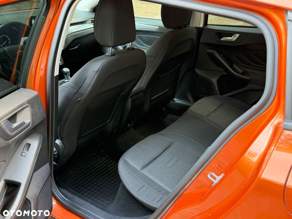 Ford Focus 1.0 EcoBoost Active - 24