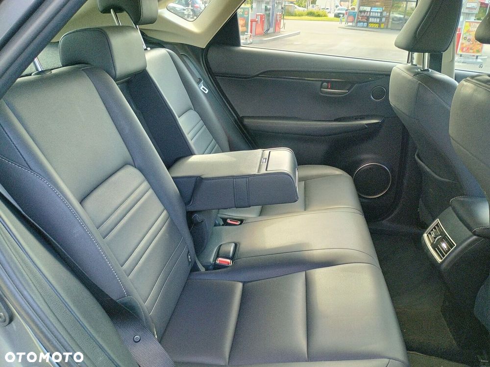 Lexus NX 300h Business Edition AWD - 13