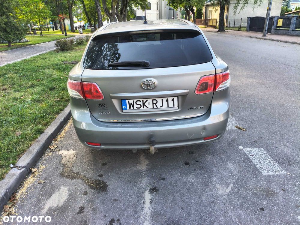 Toyota Avensis - 1