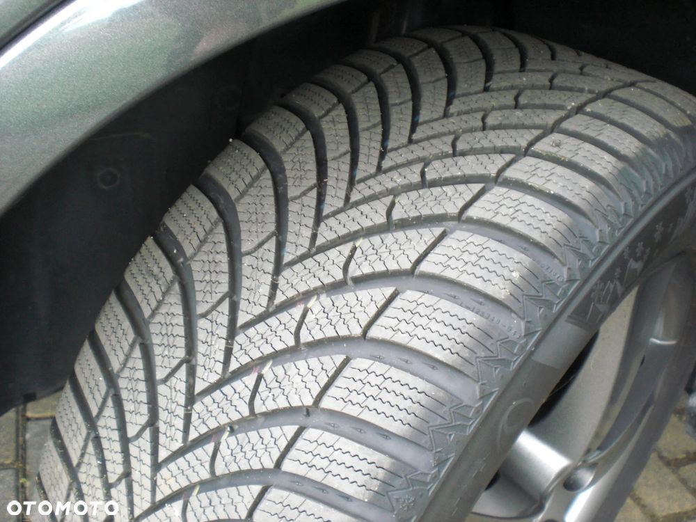 Ford Kuga - 26
