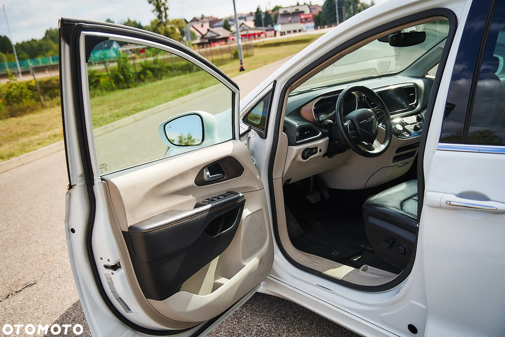 Chrysler Pacifica - 21