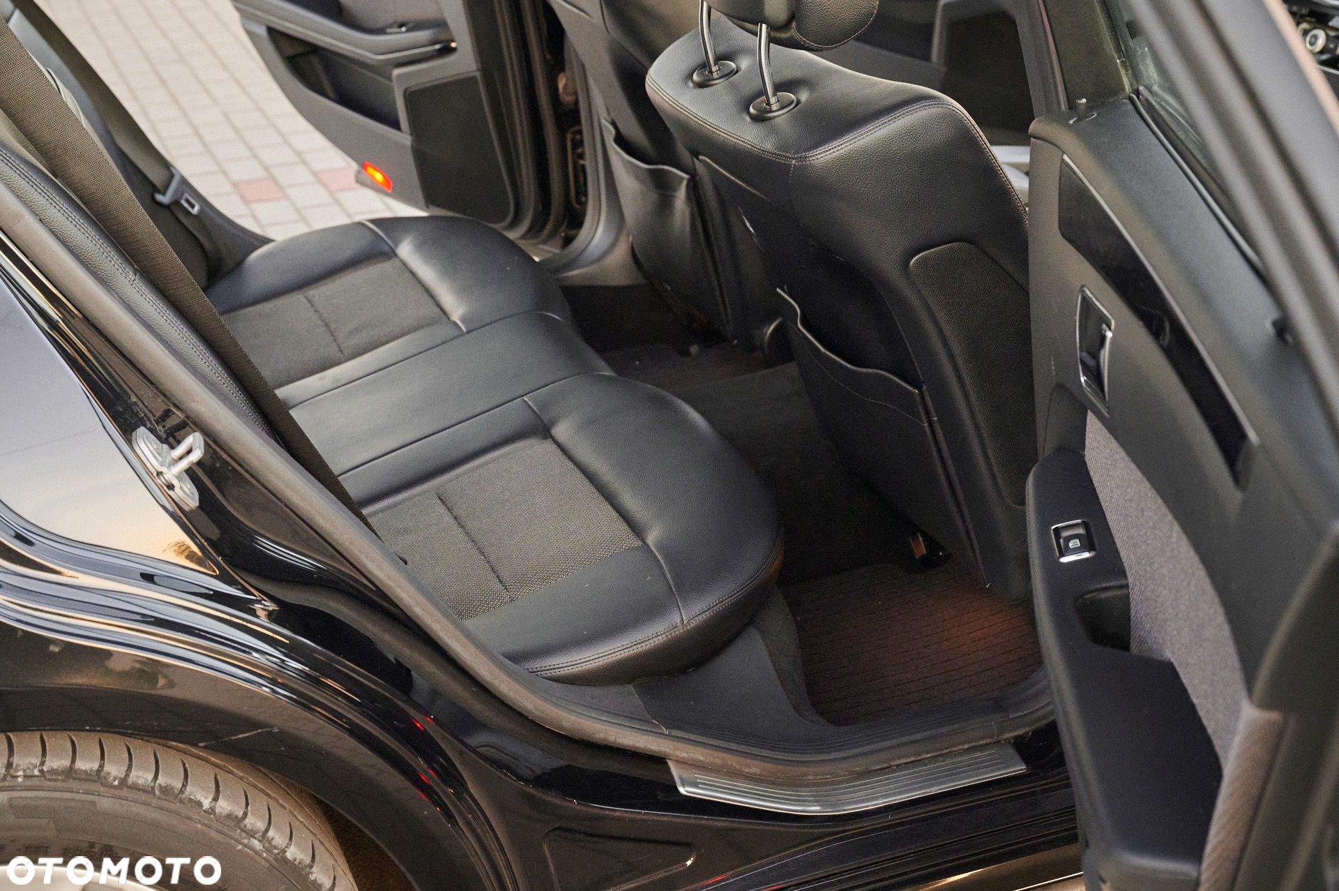Mercedes-Benz Klasa E 200 BlueTEC 7G-TRONIC Avantgarde - 26